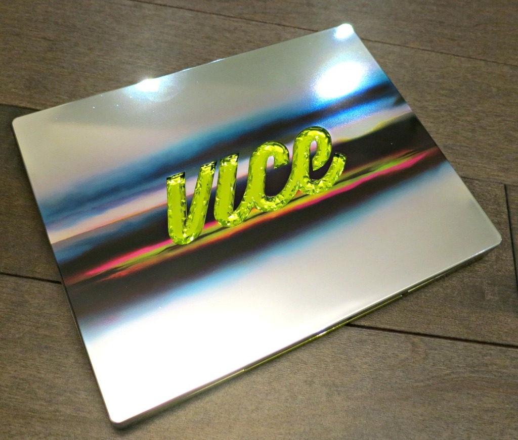 holiday-gift-sets-urban-decay-vice-palette-2