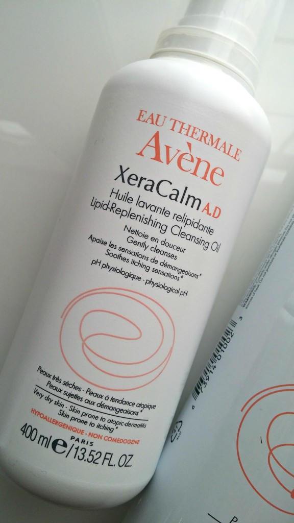 Avene Xeracalm Cleansing Oil // Toronto Beauty Reviews